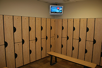Change into your workout gear in our luxurious locker rooms!